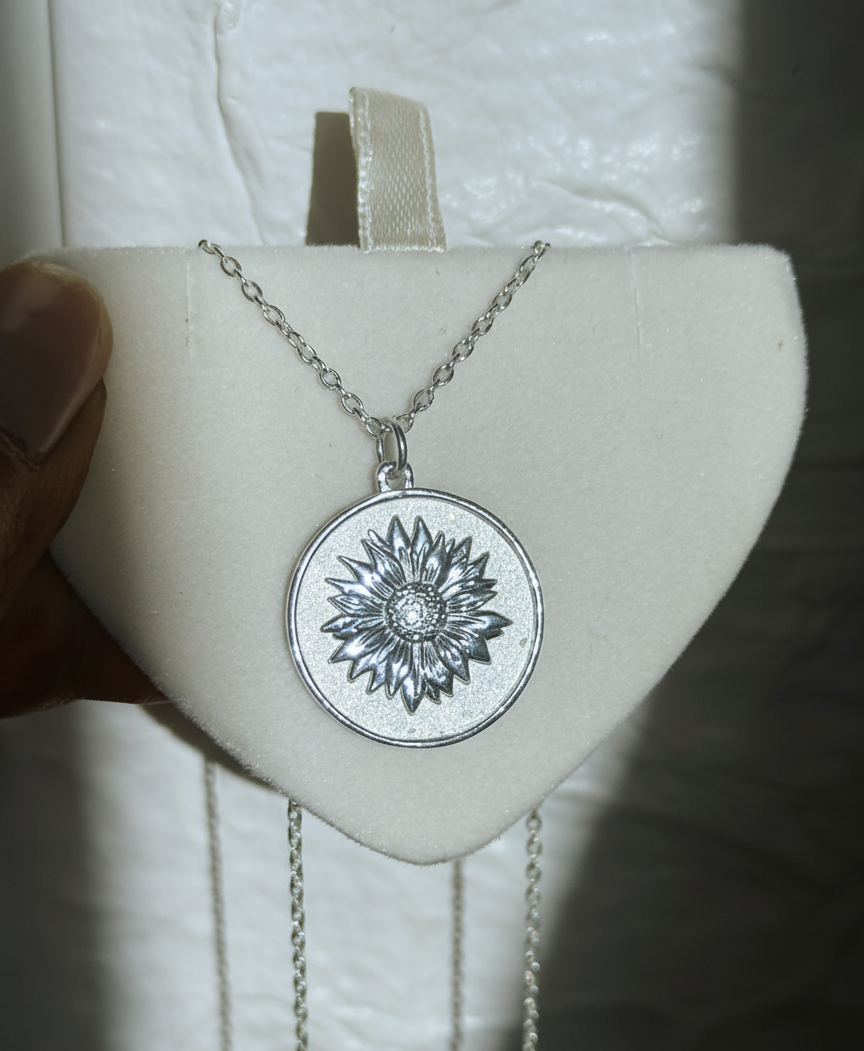 flora bloom neckpiece
