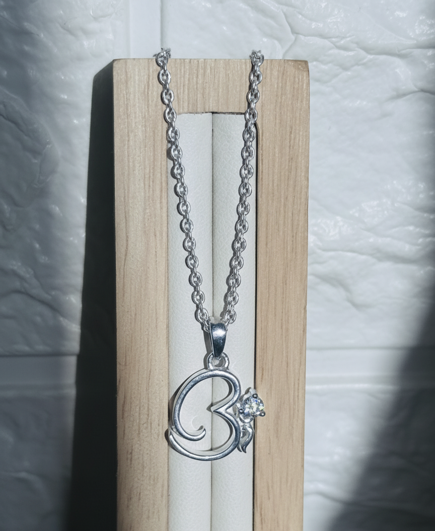 divine om pendant