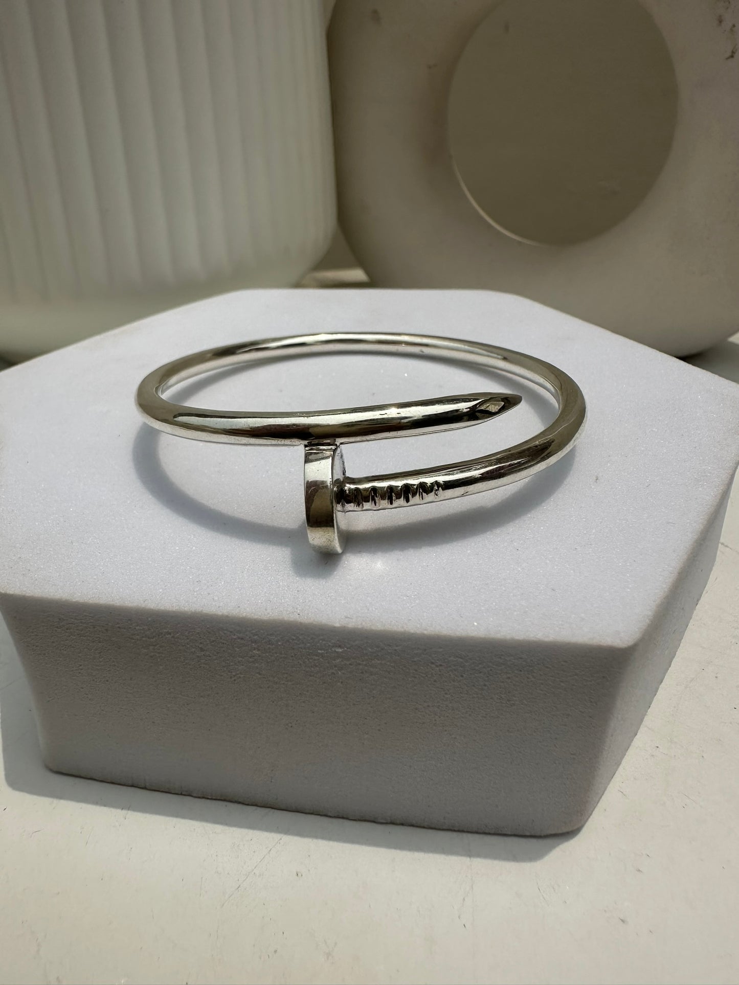 nail bangle