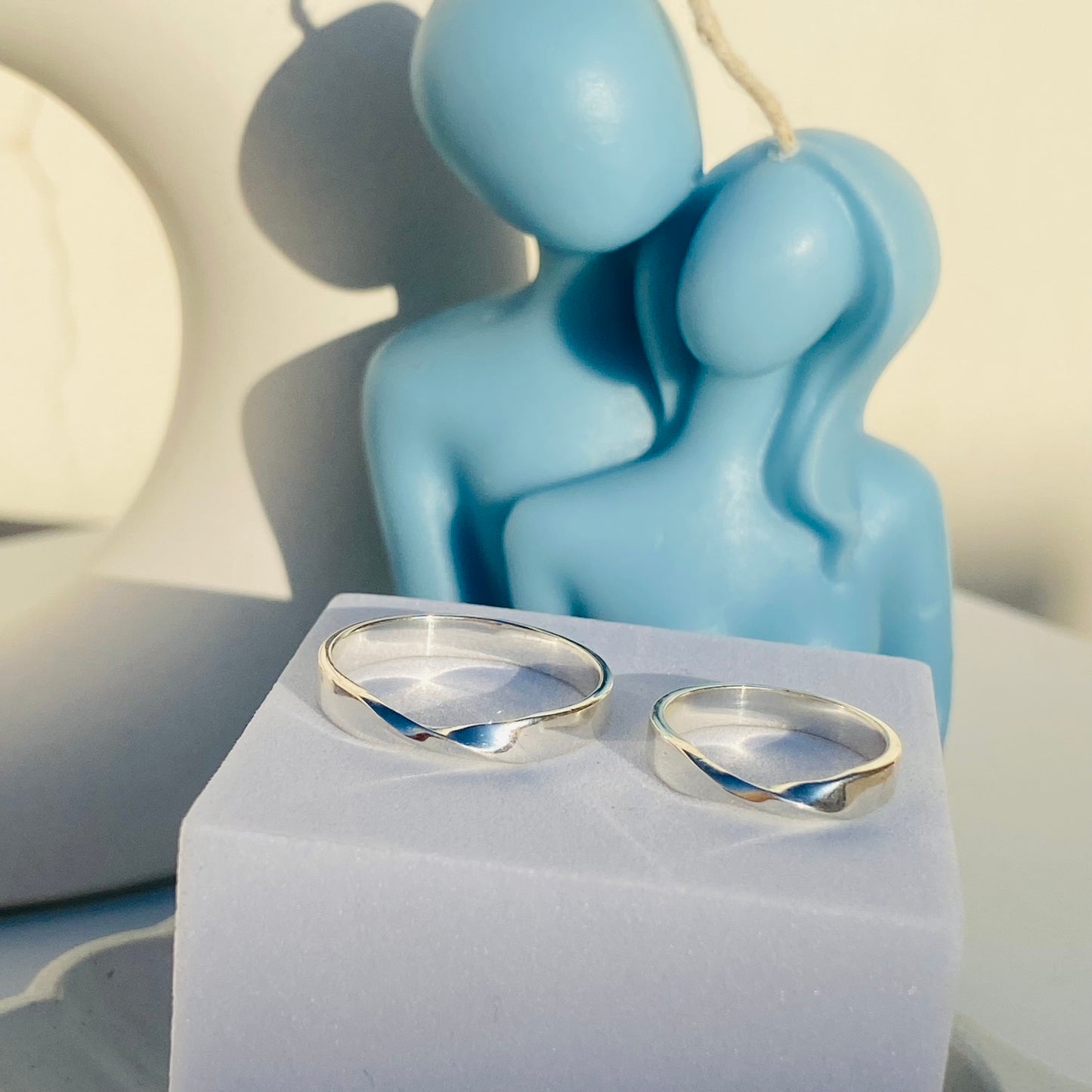 mobious couple bands