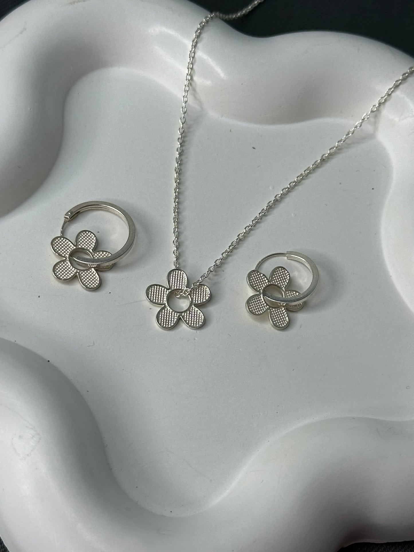 floral pendant set
