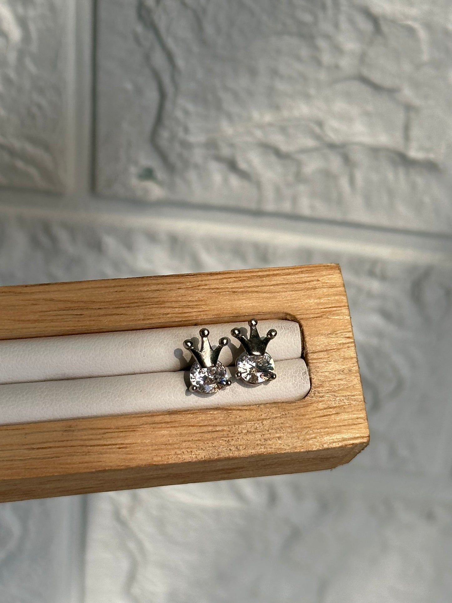 queen’s charm studs