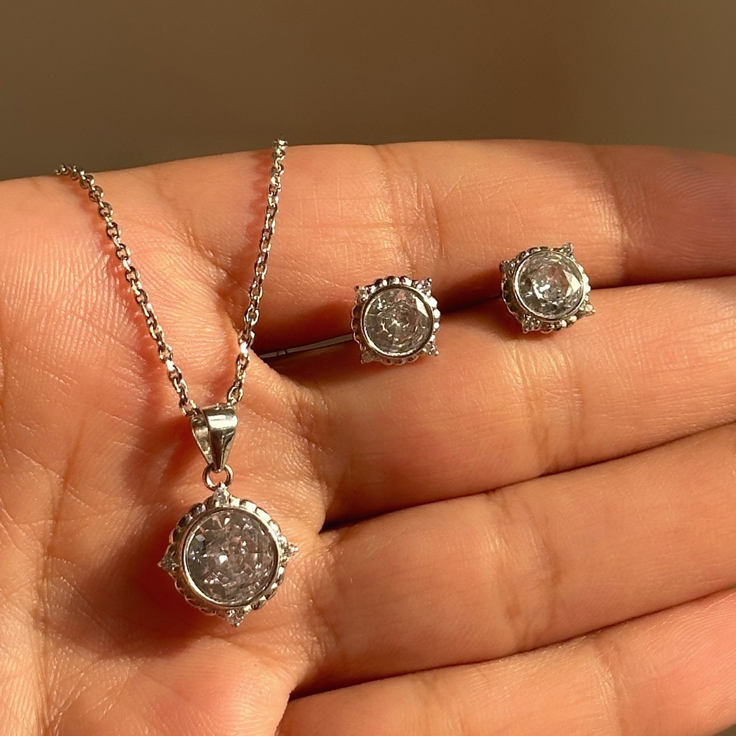shimmering circle pendant set