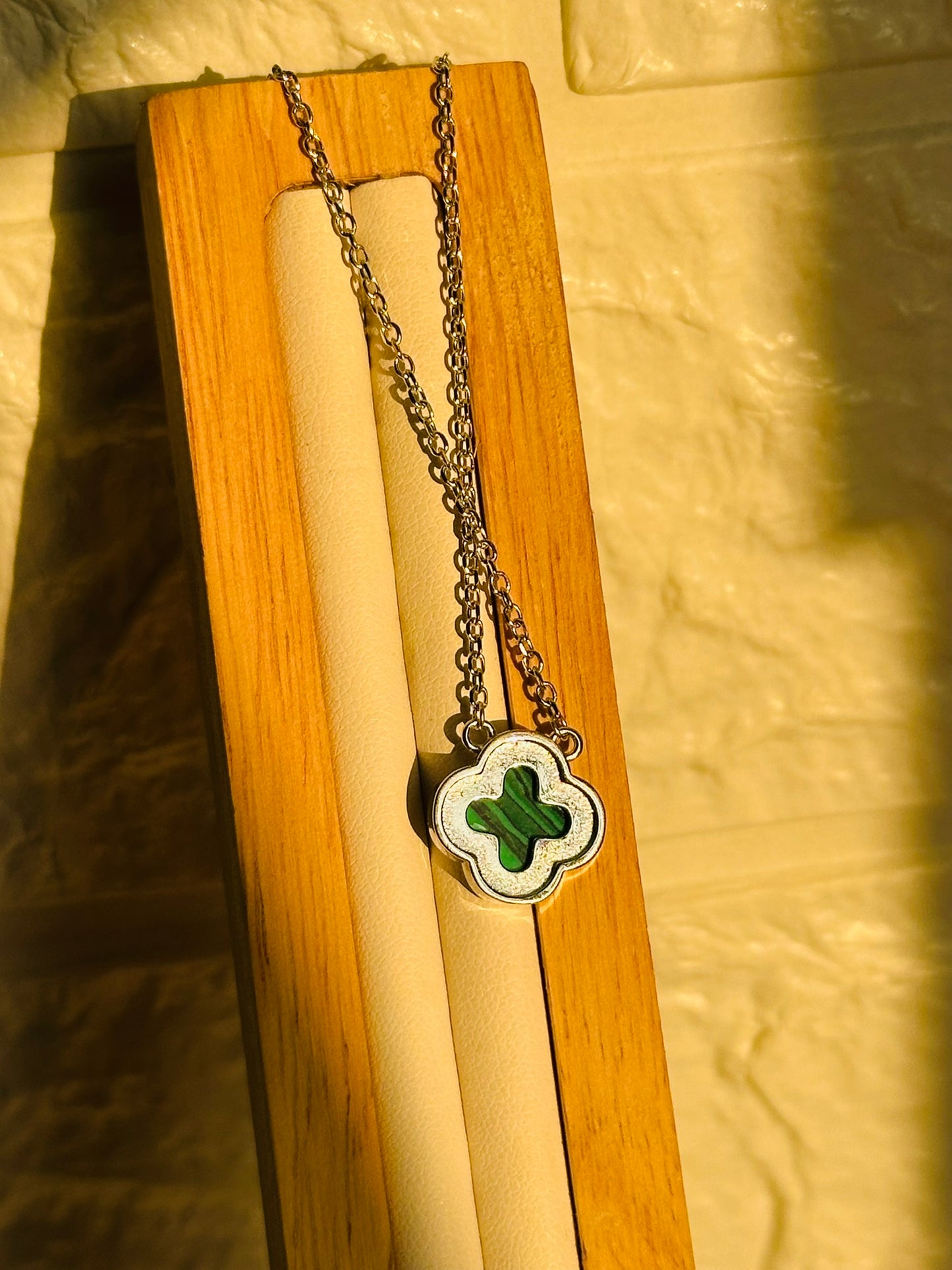 green aura neckpiece