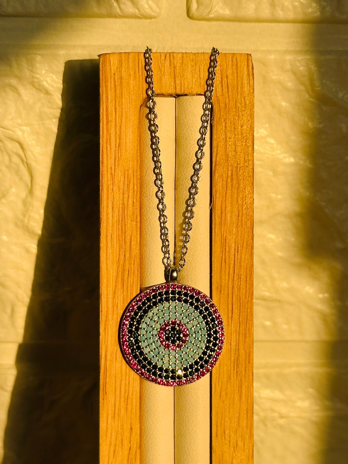 gemstones glow neckpiece
