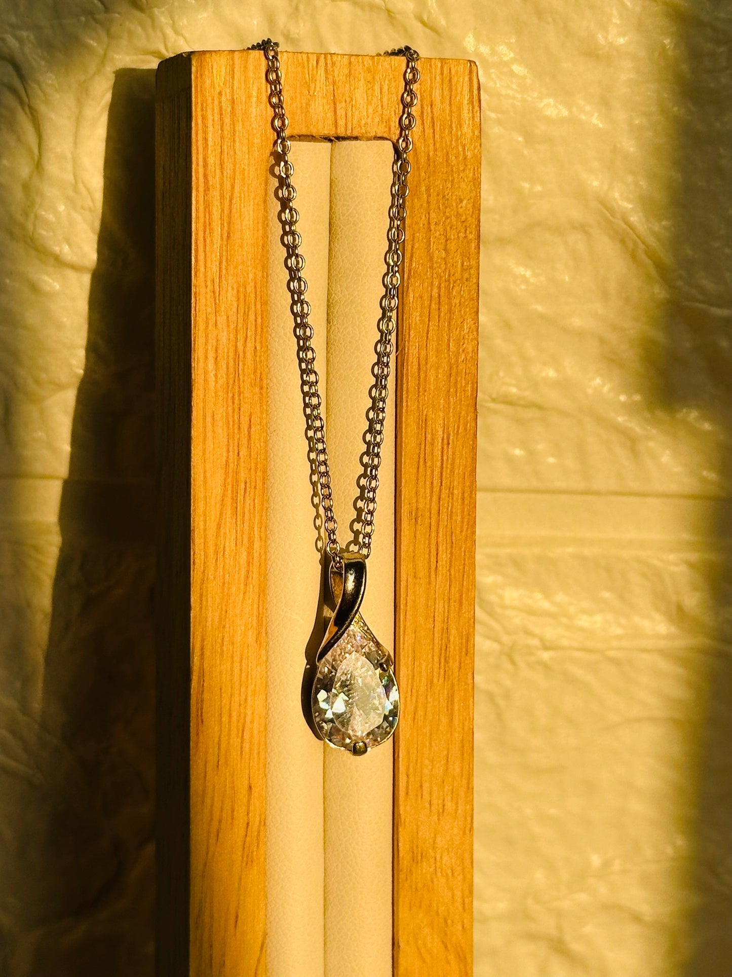 dewdrop elegance neckpiece