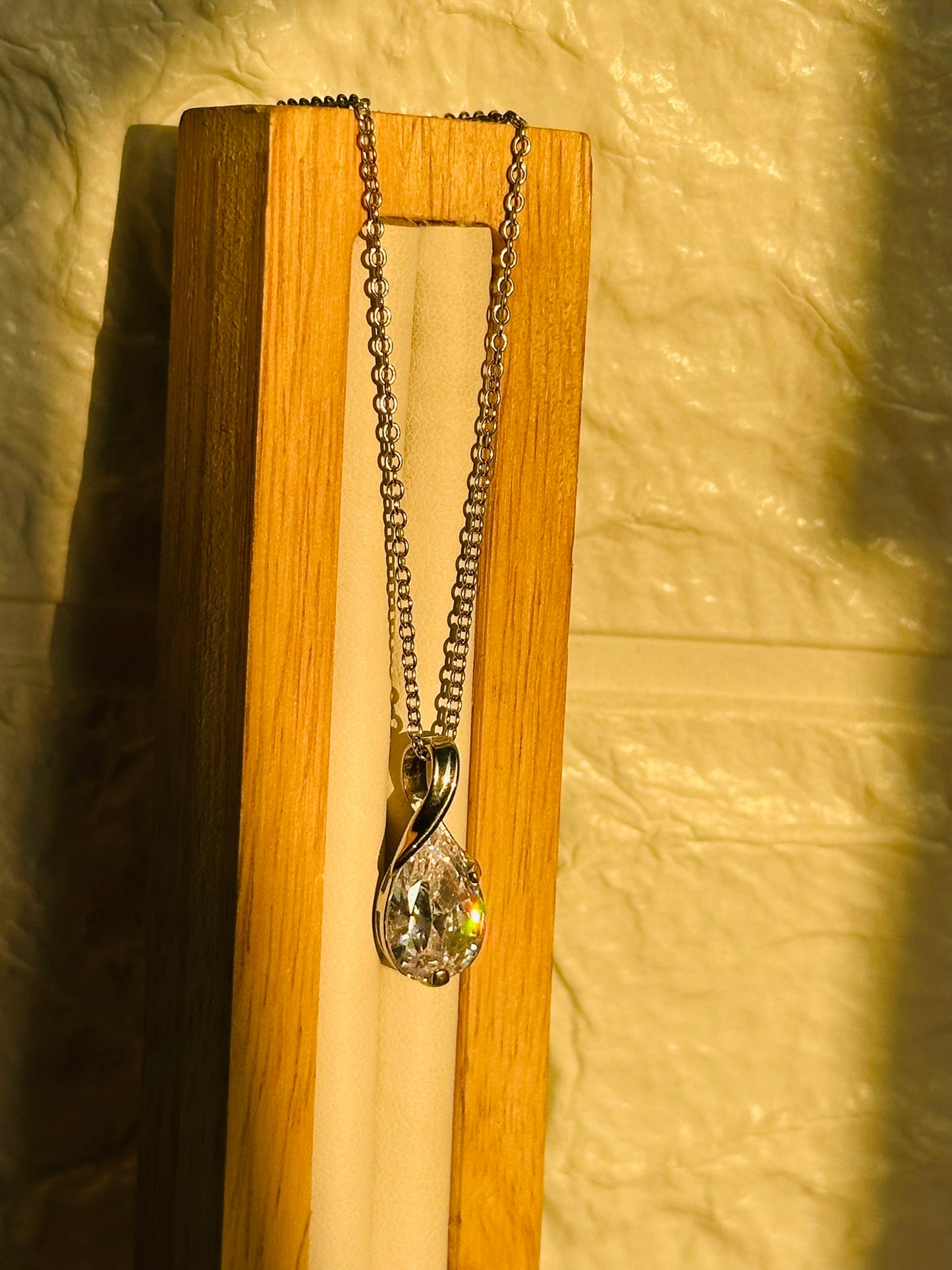 dewdrop elegance neckpiece