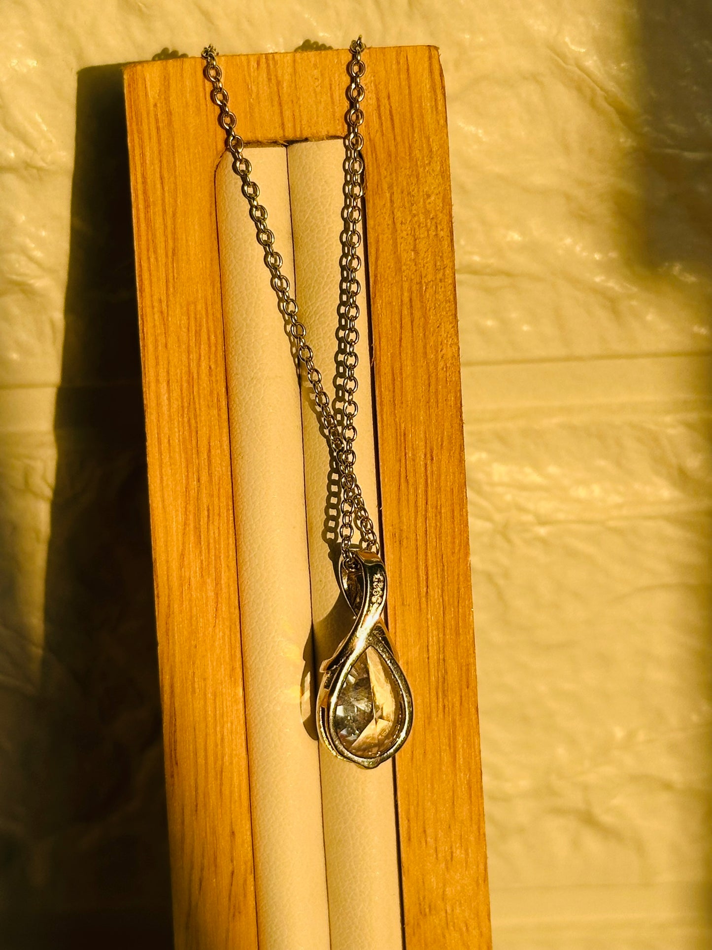 dewdrop elegance neckpiece