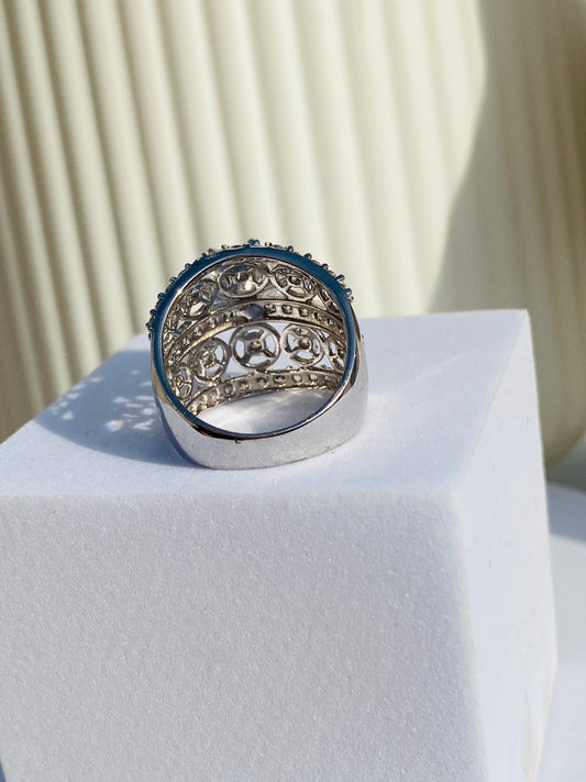 Queen Solitaire Ring