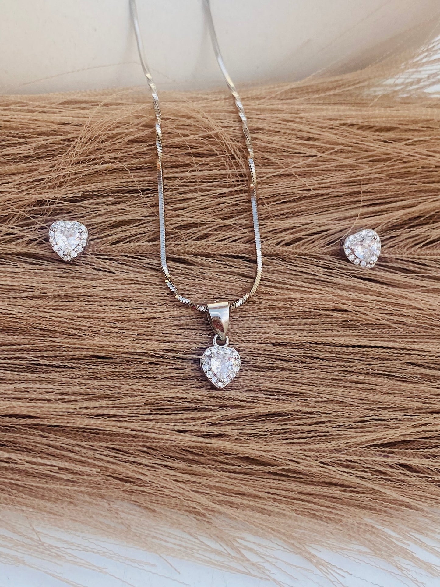 sparkling heart pendant set