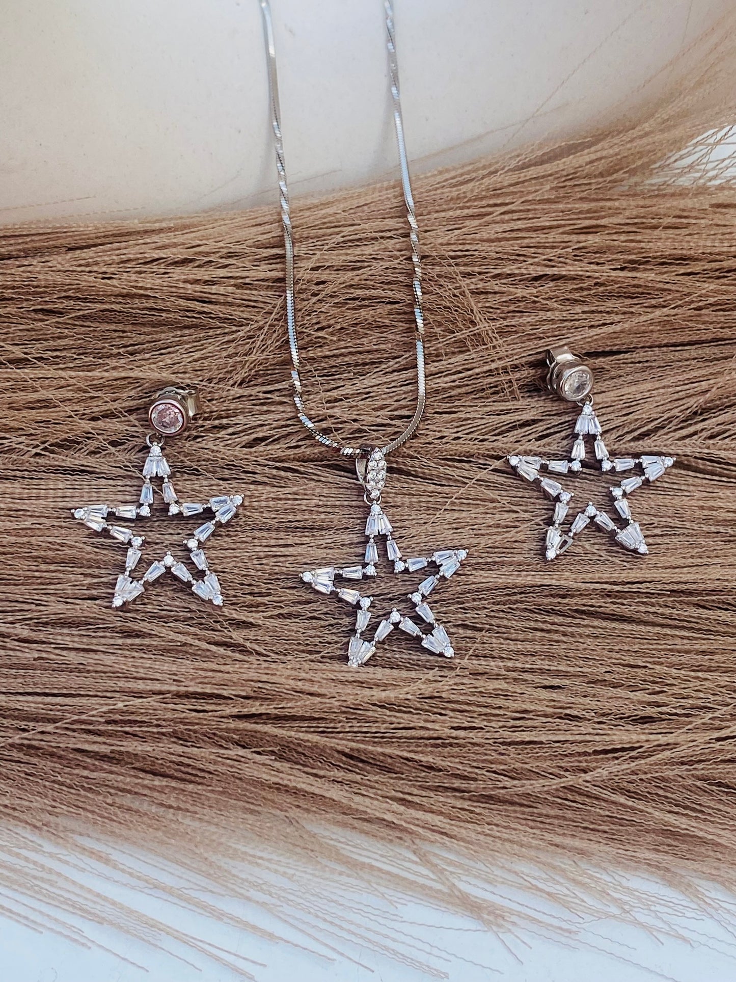twinkling star pendant set