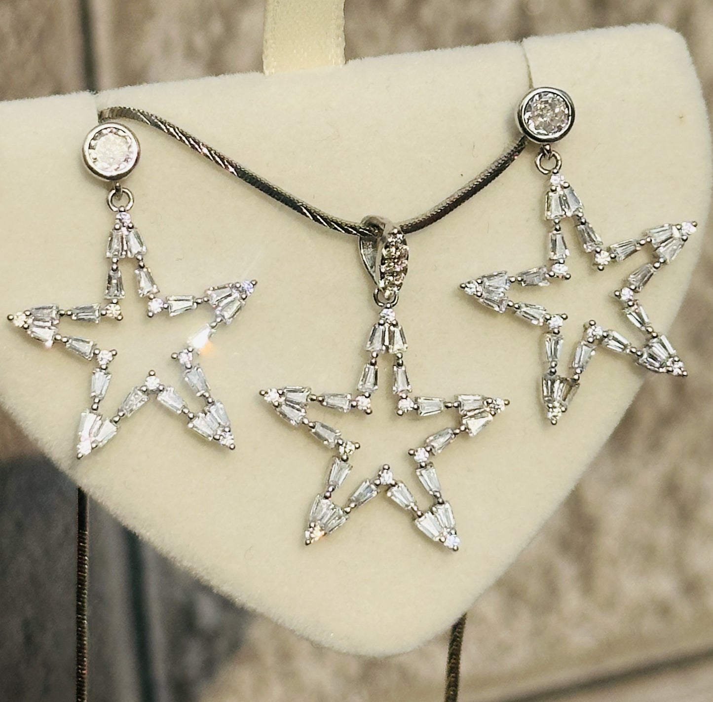 twinkling star pendant set