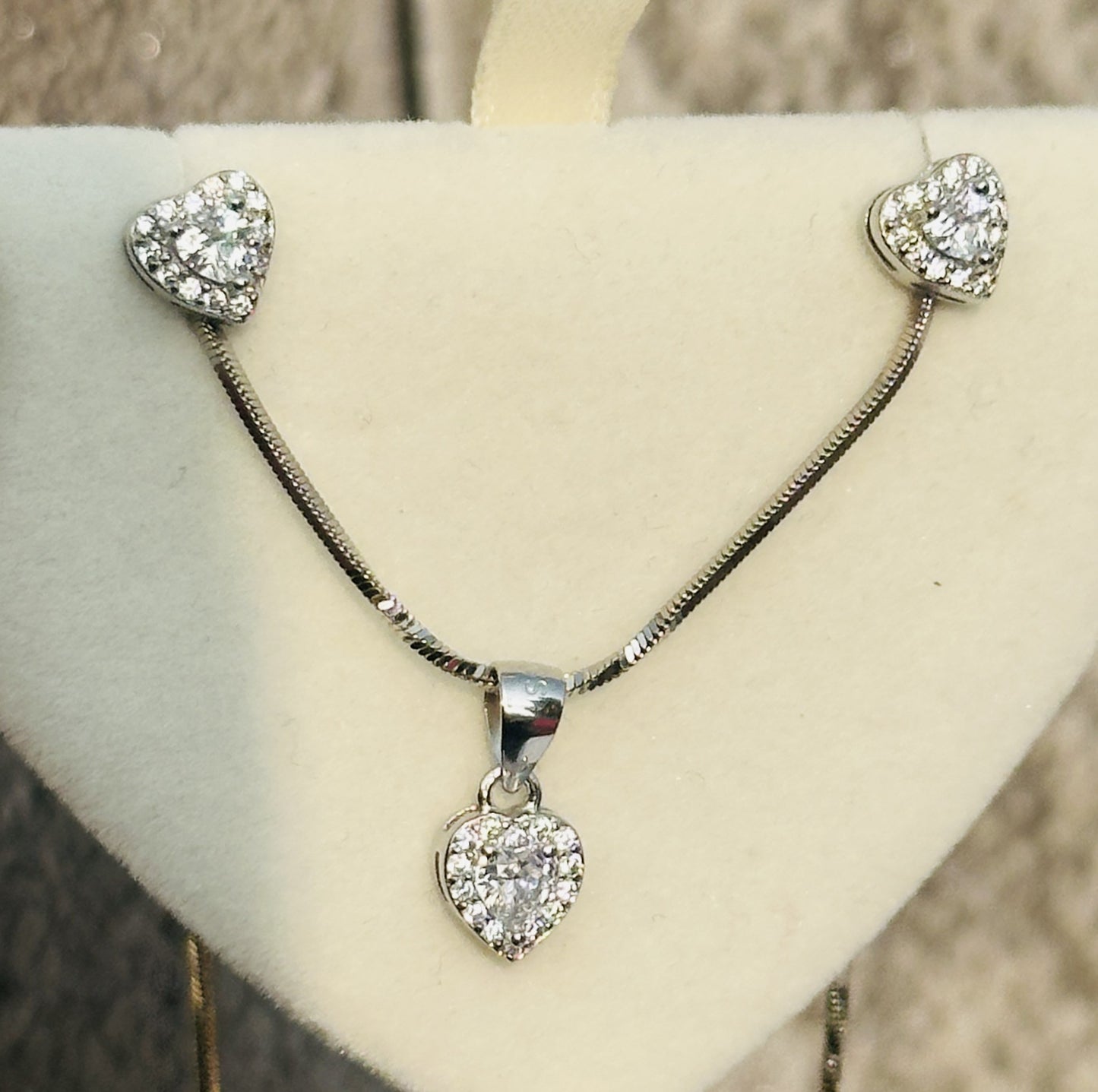 sparkling heart pendant set