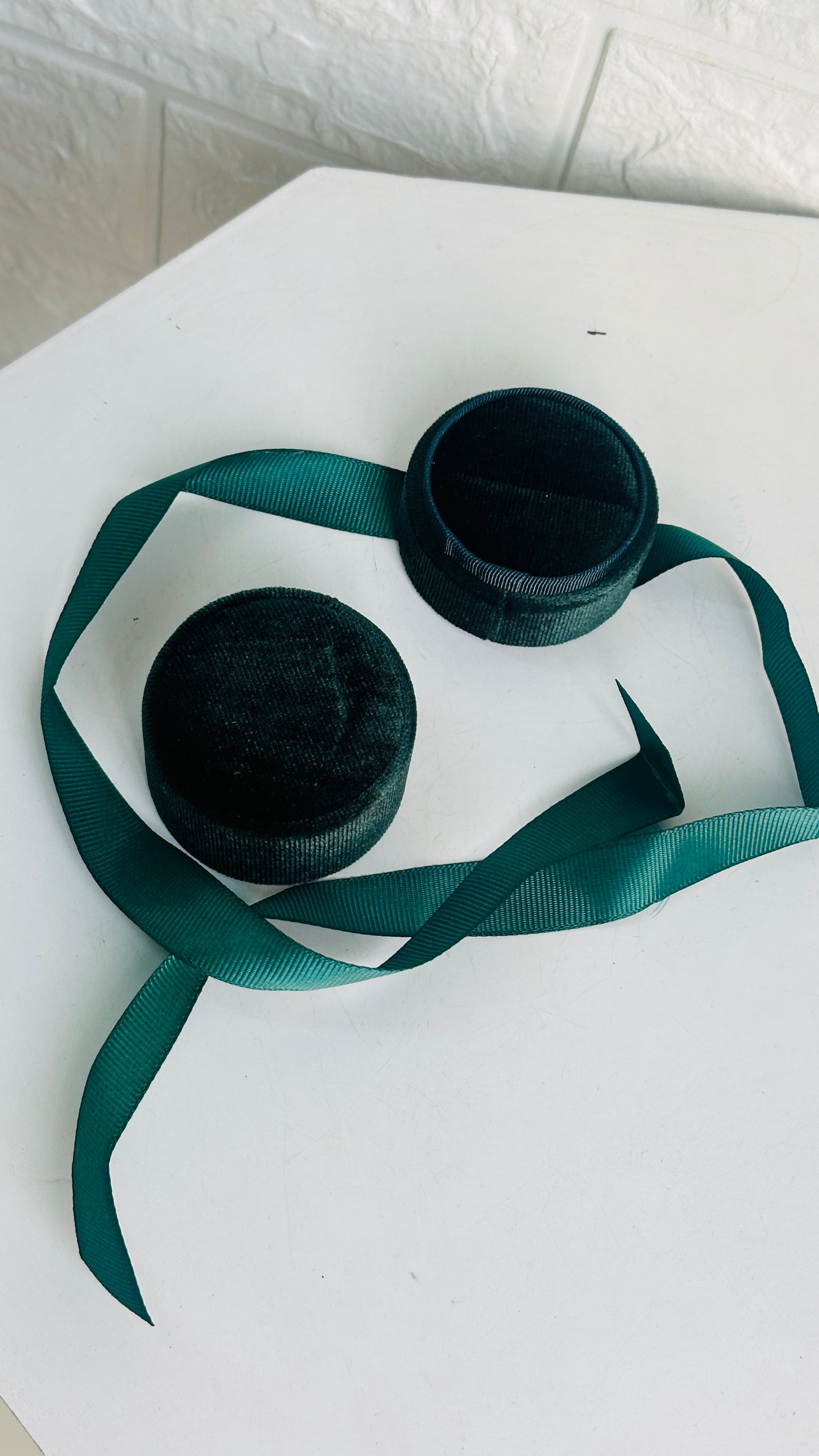 green velvet ring box