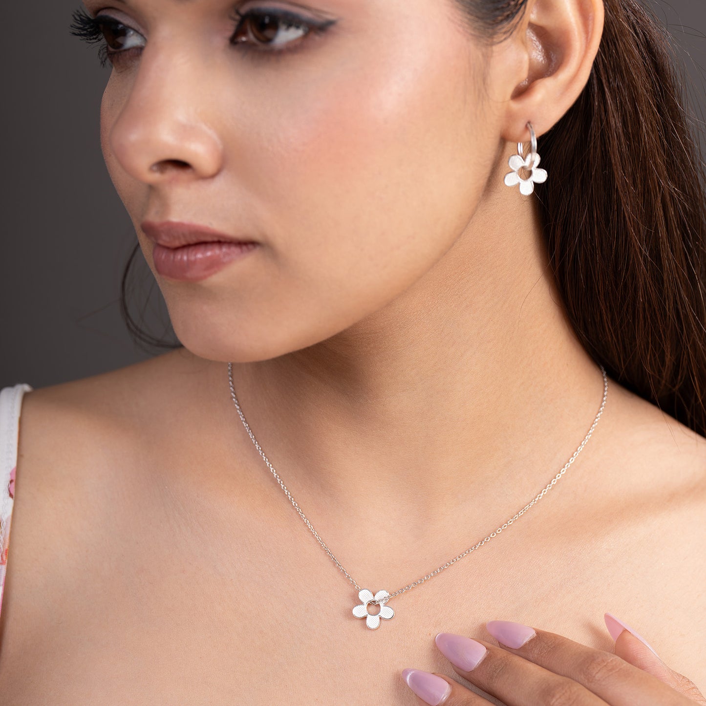 blooming flower neckpiece