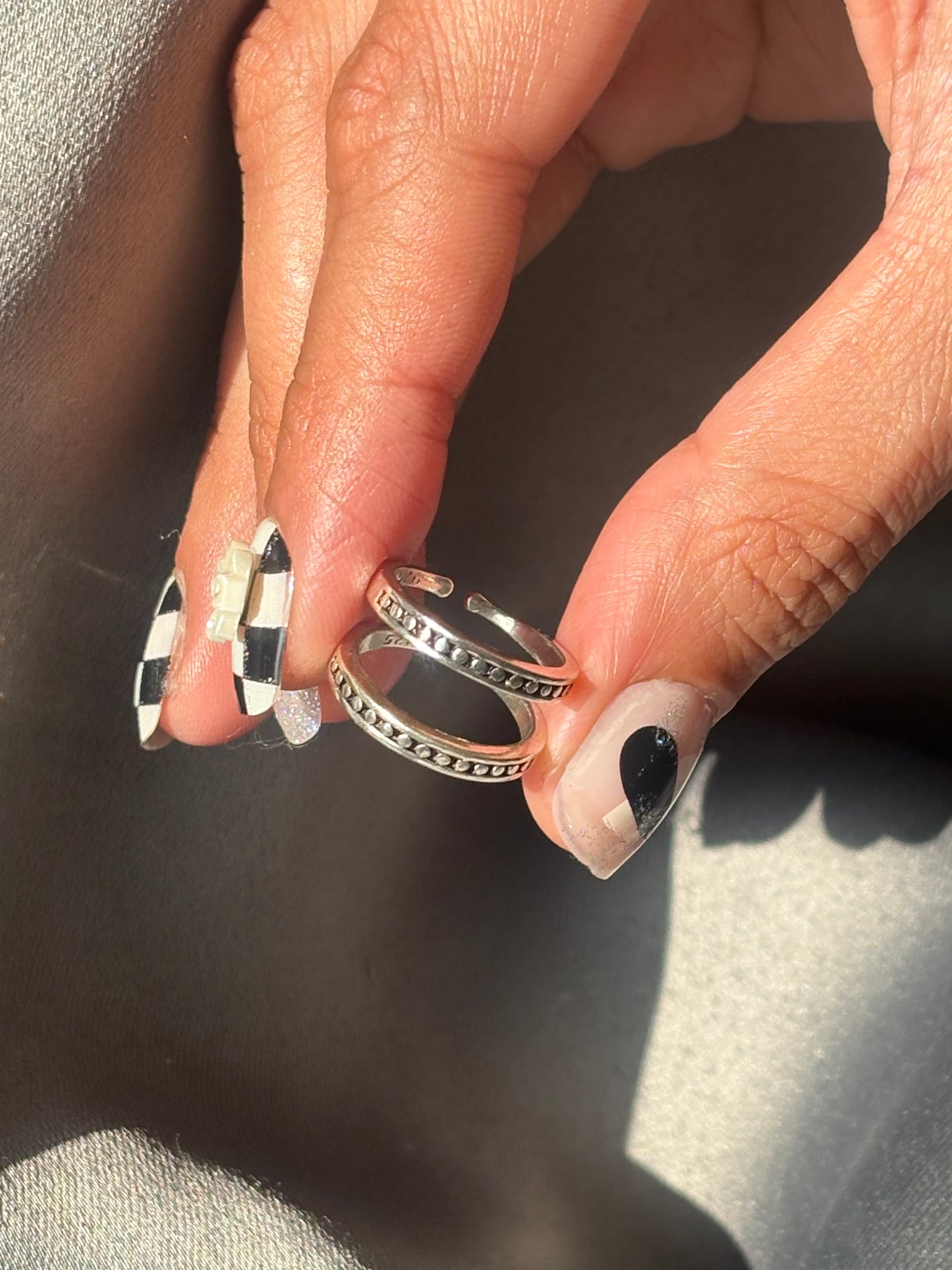 kavya toe rings