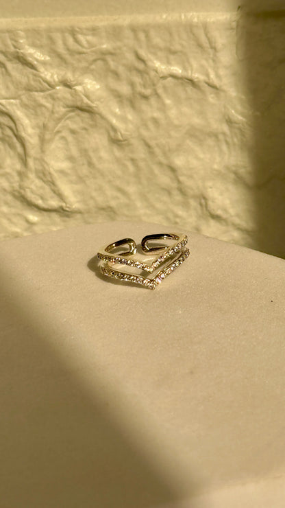 Double Spark V Ring