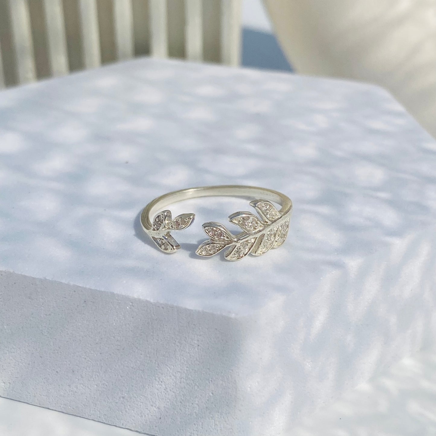 leafy sparkle ring