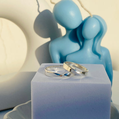 Mobious Couple Bands