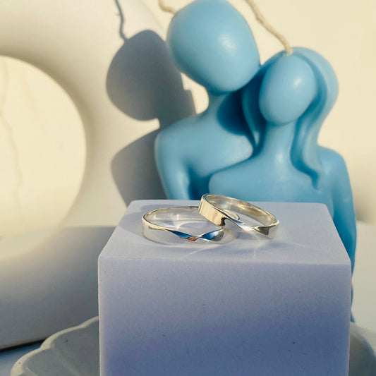 Mobious Couple Bands