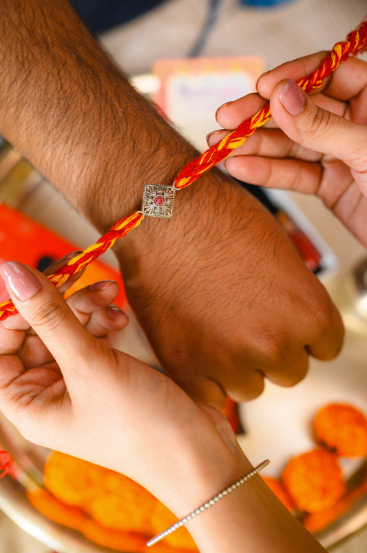 Oxo Square Rakhi