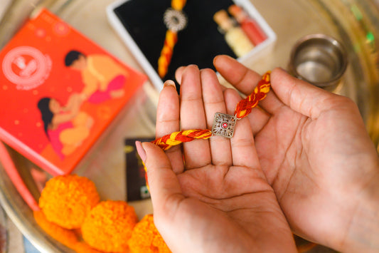 Oxo Square Rakhi