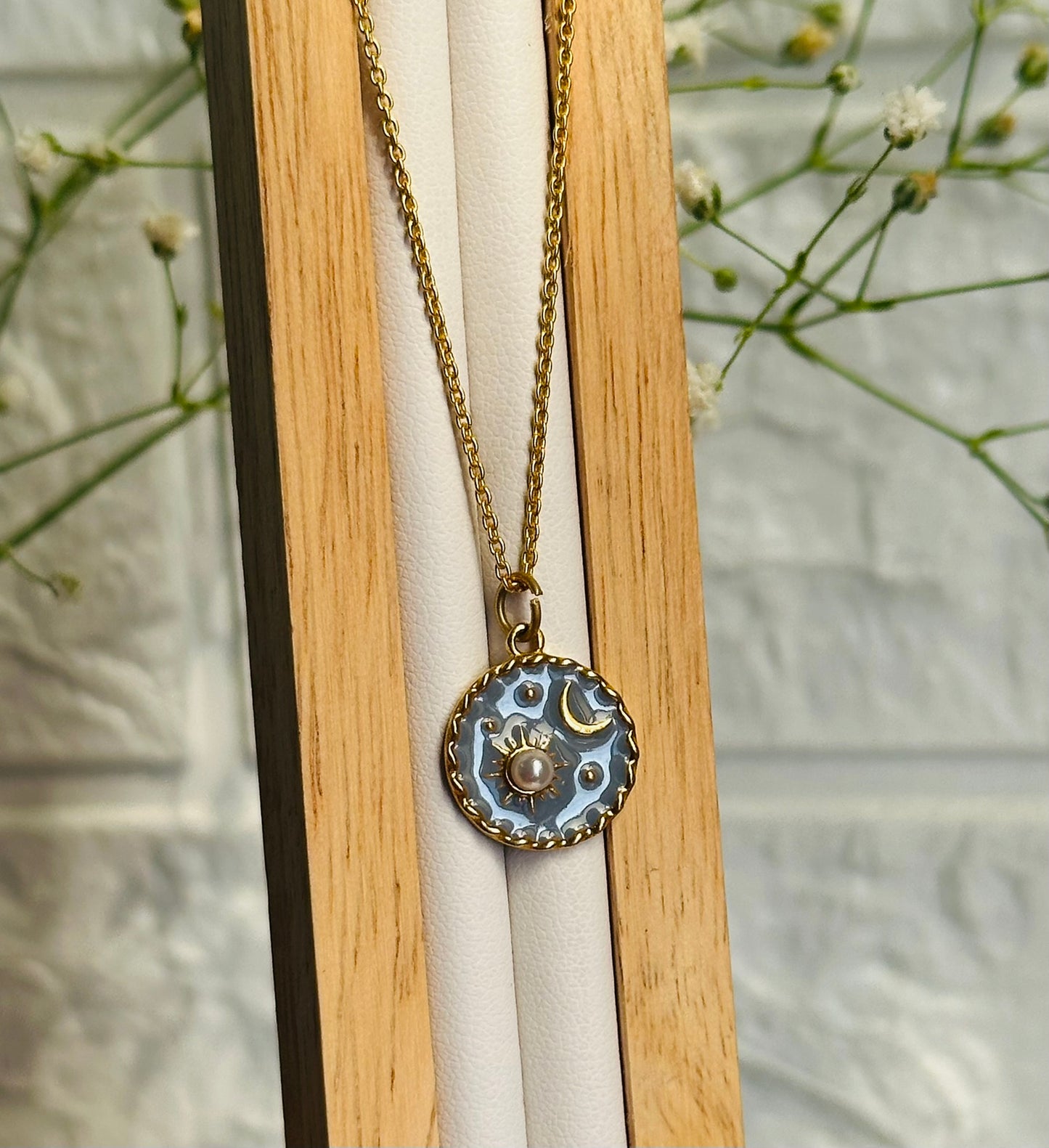 soluna charm locket