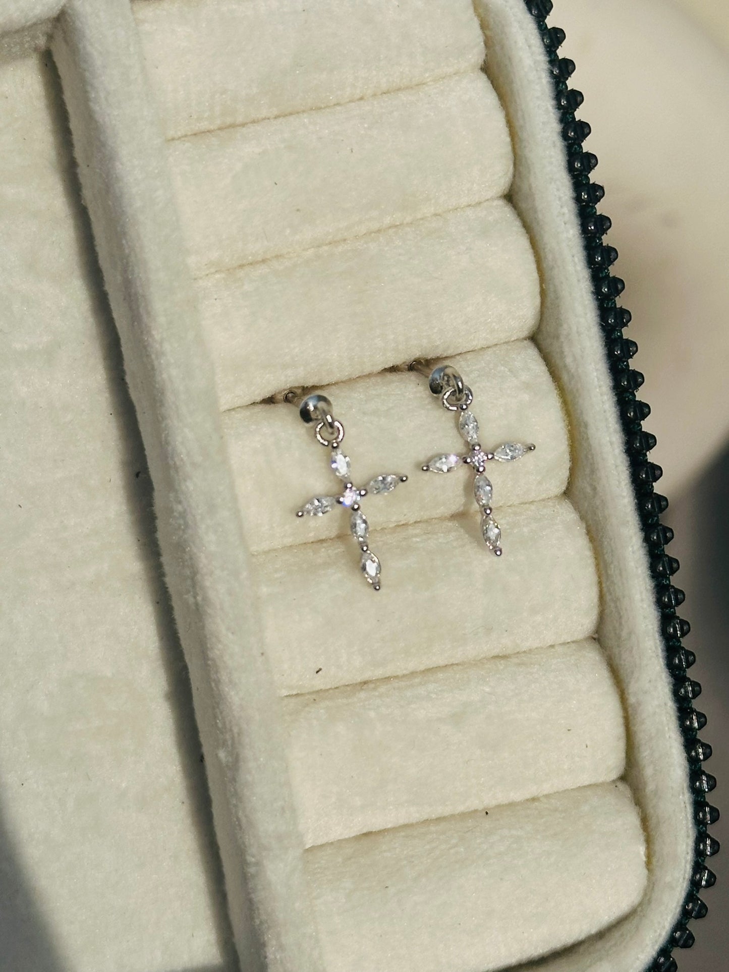 cross helix (pair)