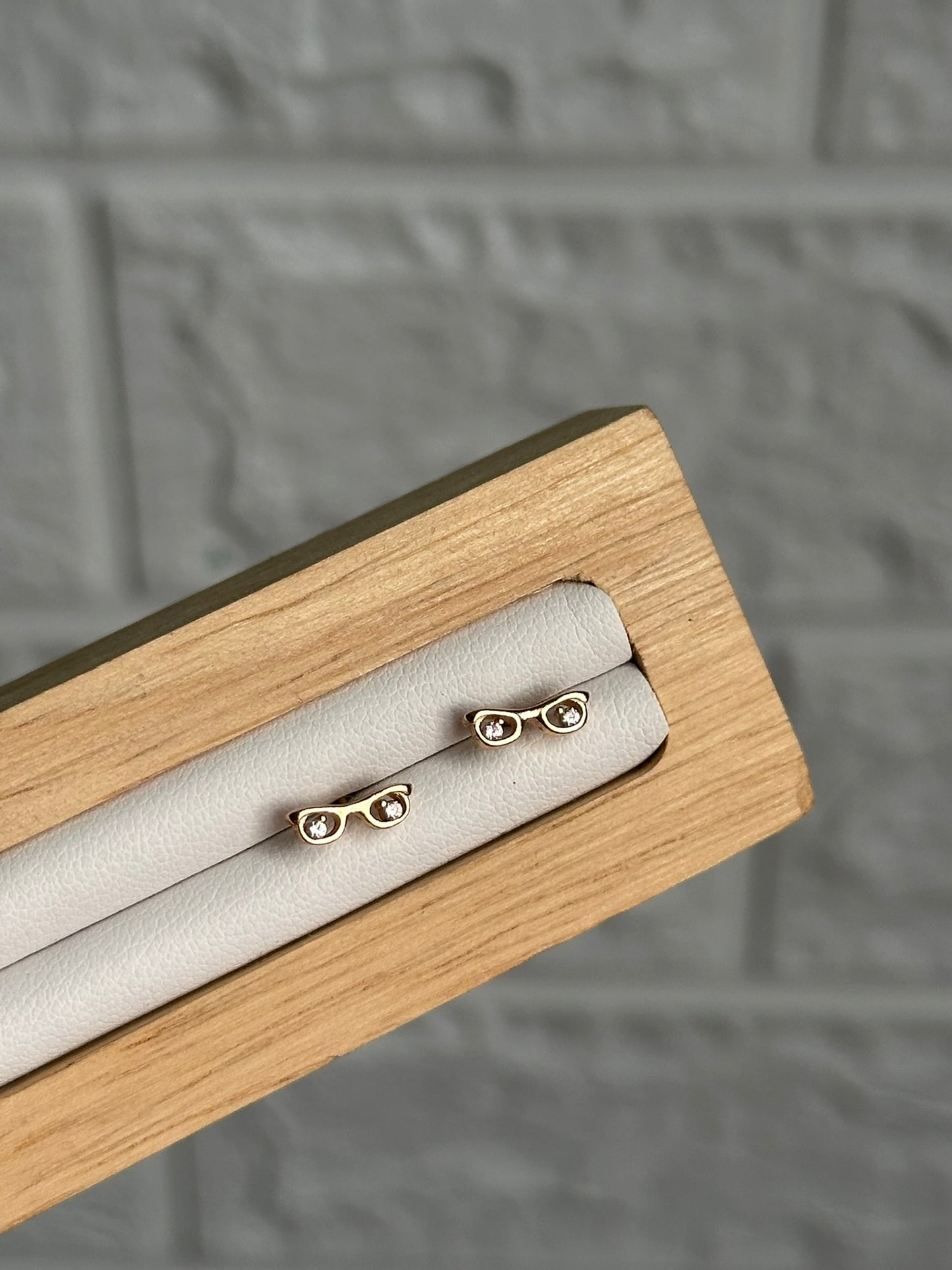 chic spex studs