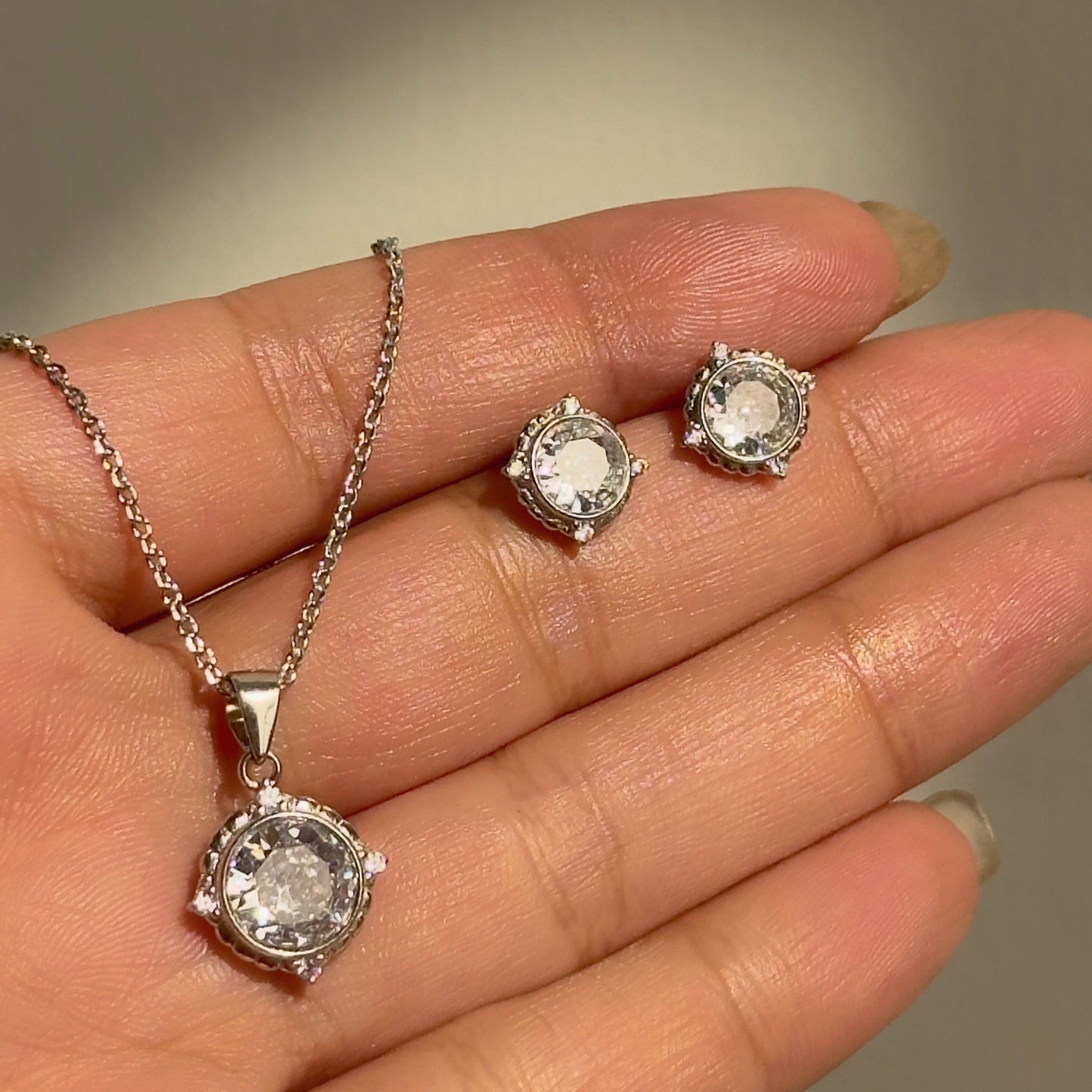 shimmering circle pendant set