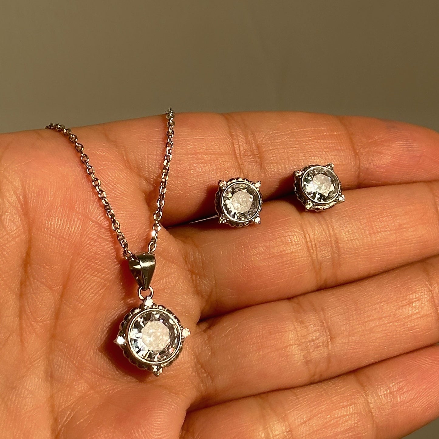 shimmering circle pendant set