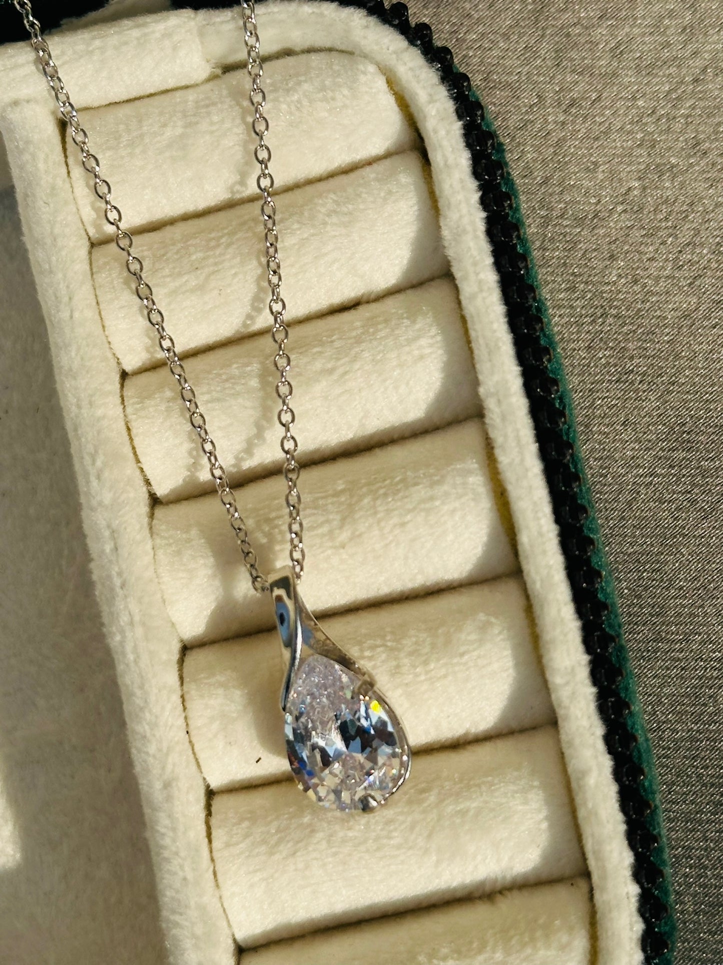 dewdrop elegance neckpiece