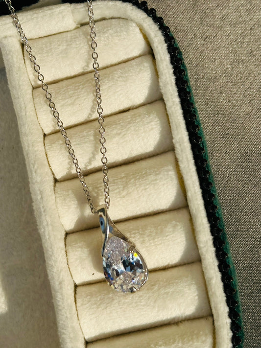 Dewdrop Elegance Neckpiece