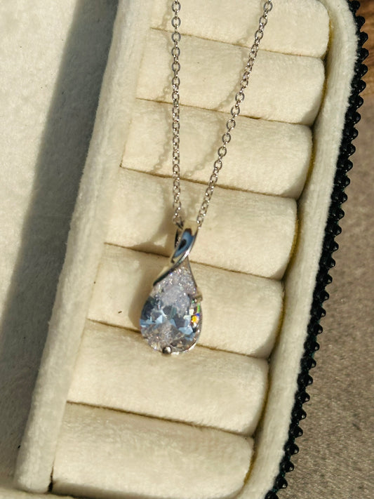 Dewdrop Elegance Neckpiece