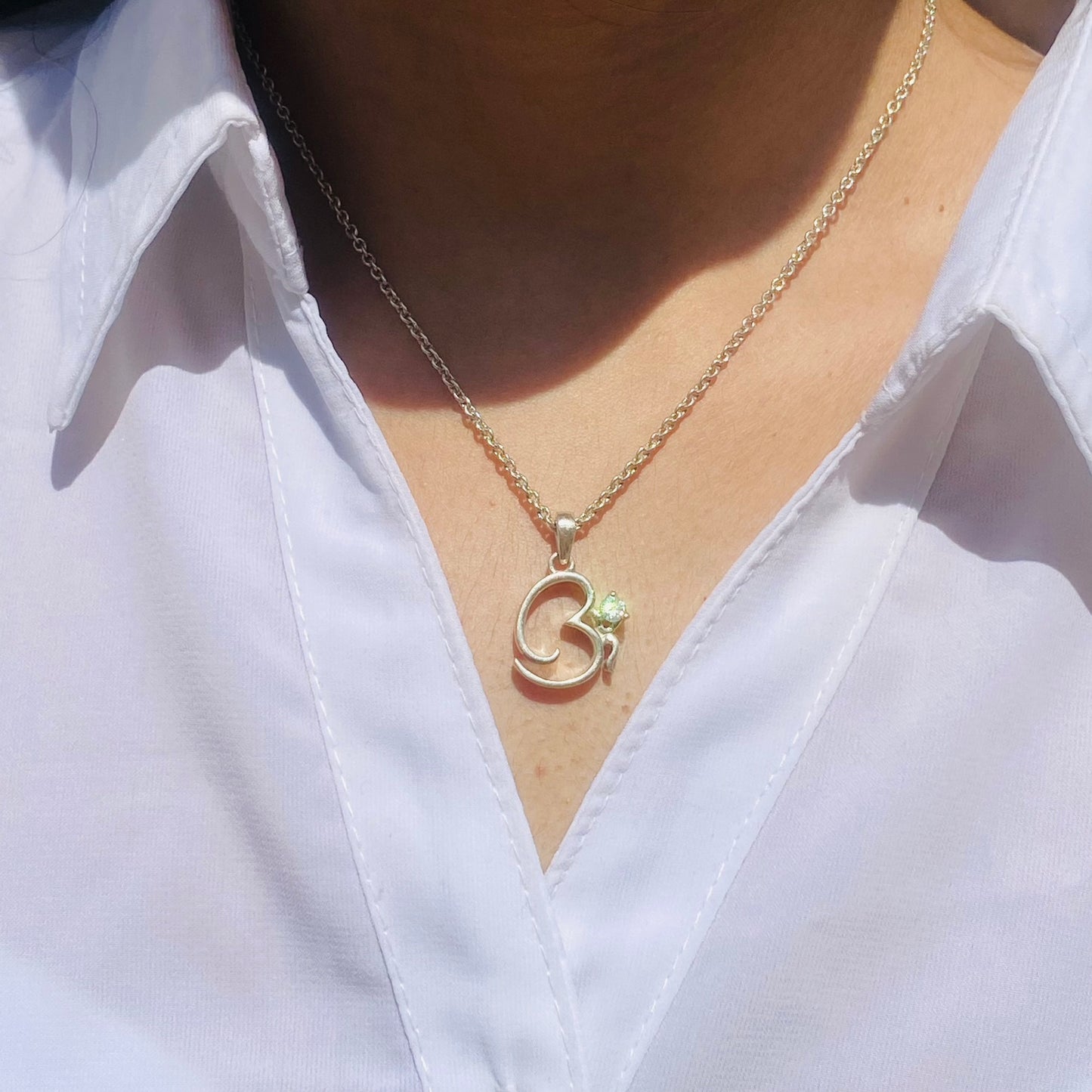 divine om pendant