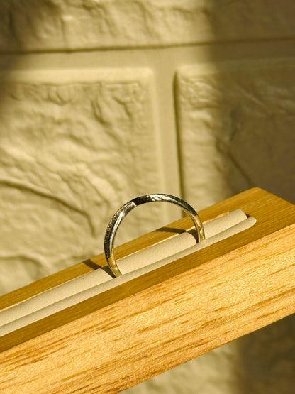 Eterna Twist Ring
