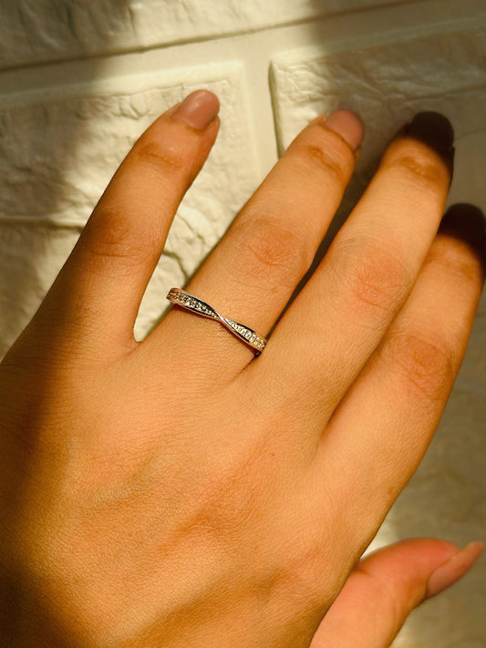 Eterna Twist Ring