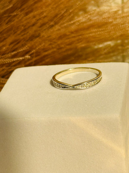 Eterna Twist Ring