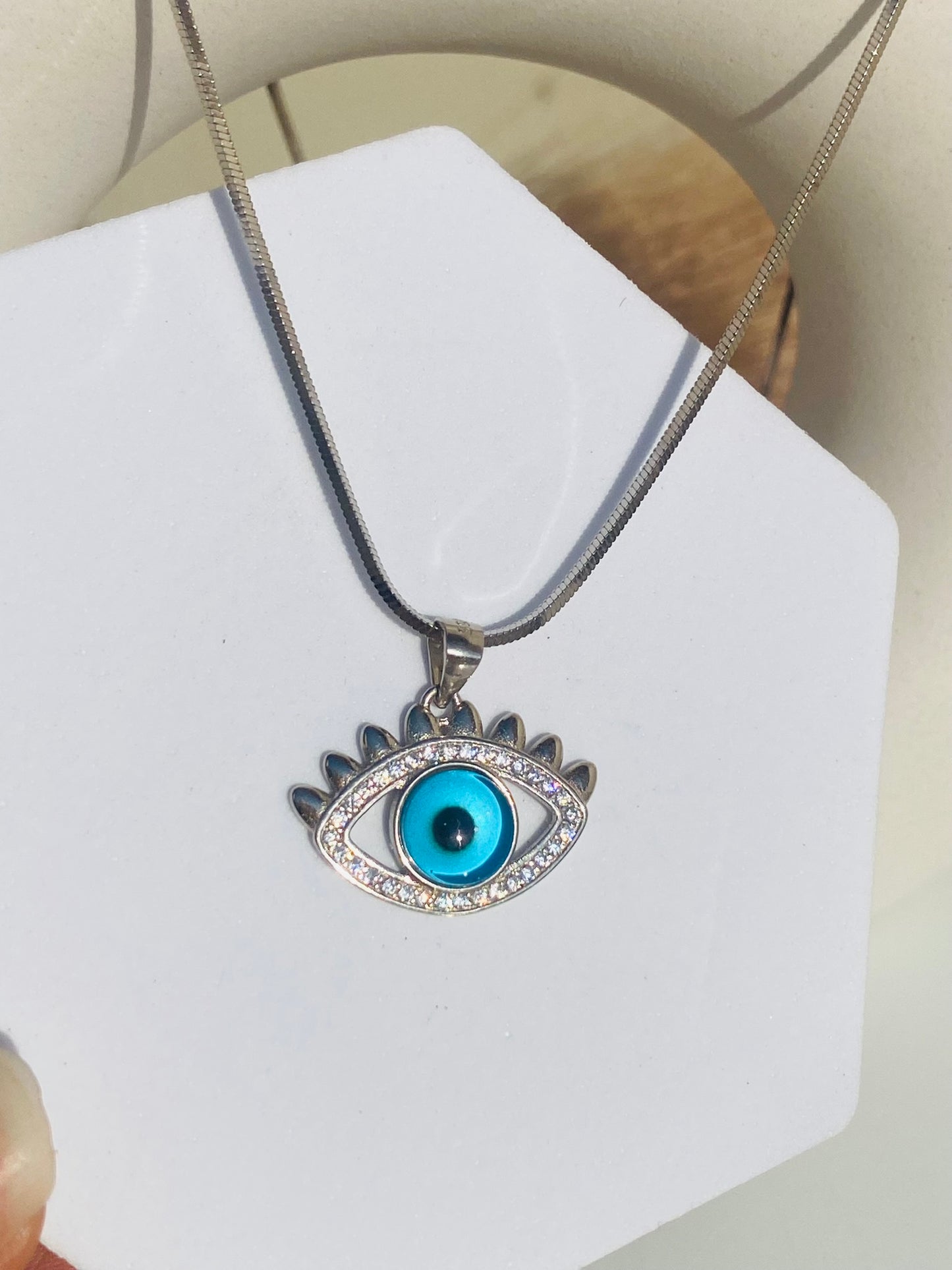 ocean's eye neckpiece
