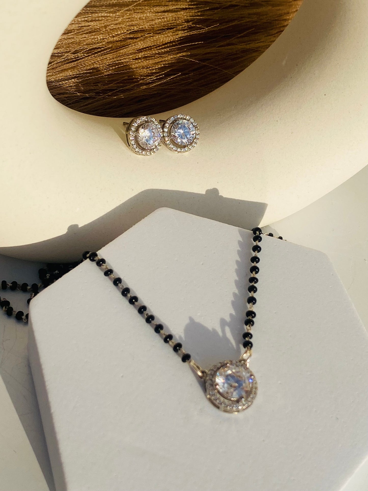 round spark mangalsutra