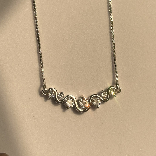 Wavy Spark Neckpiece