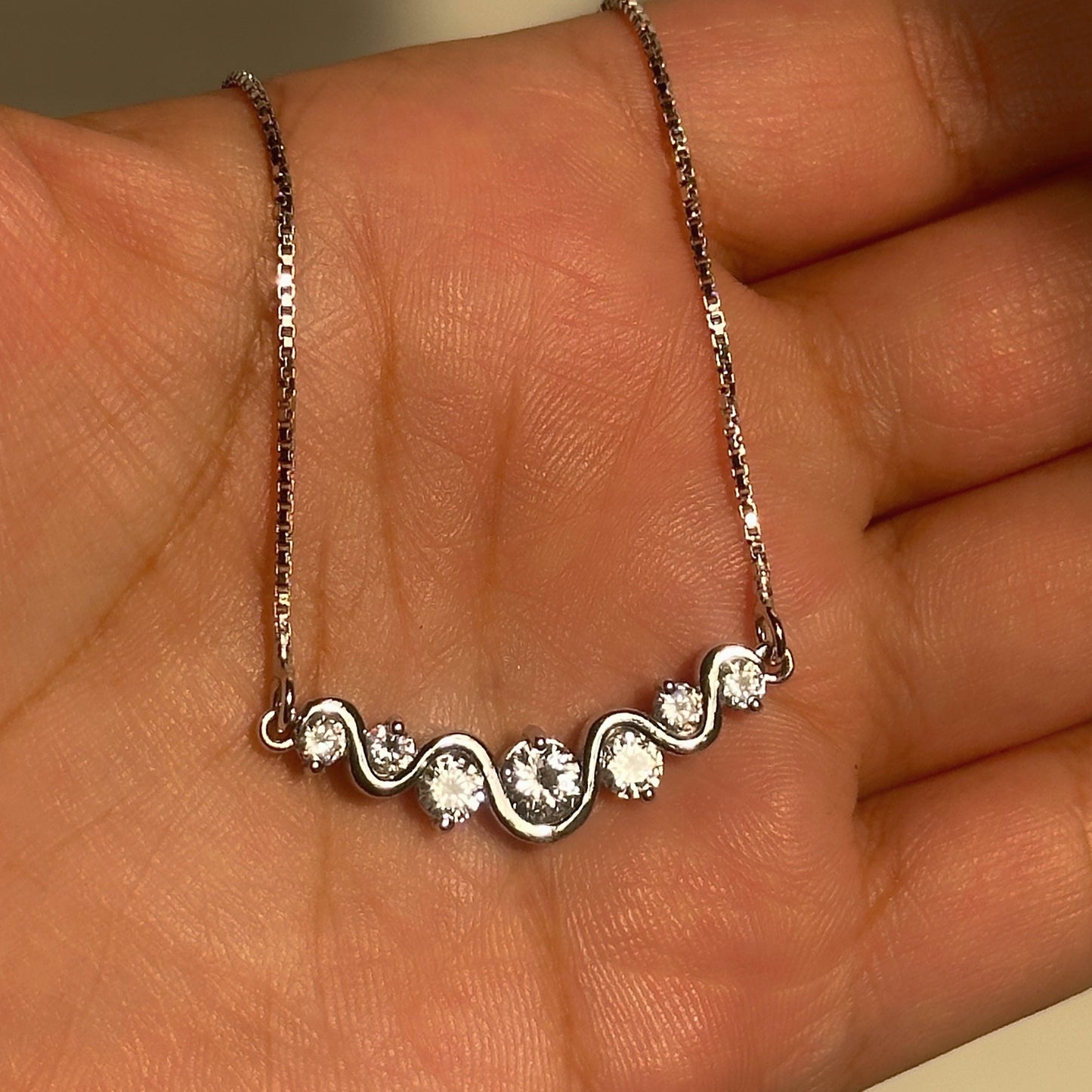 wavy spark neckpiece
