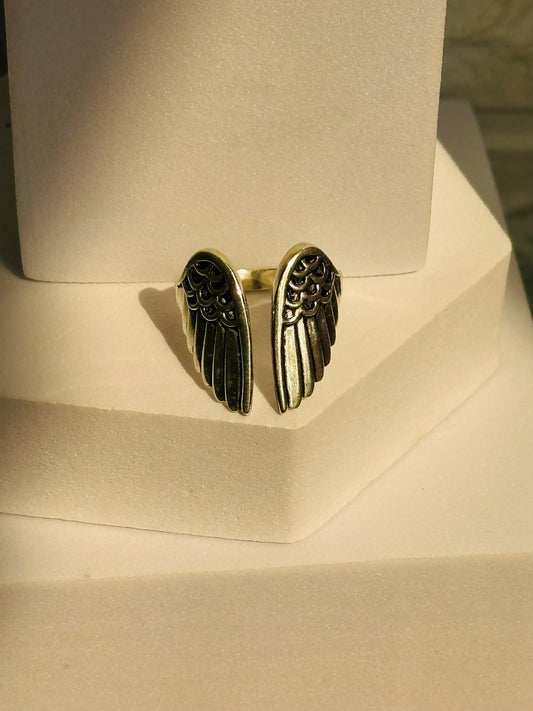 Smoky Feather Ring