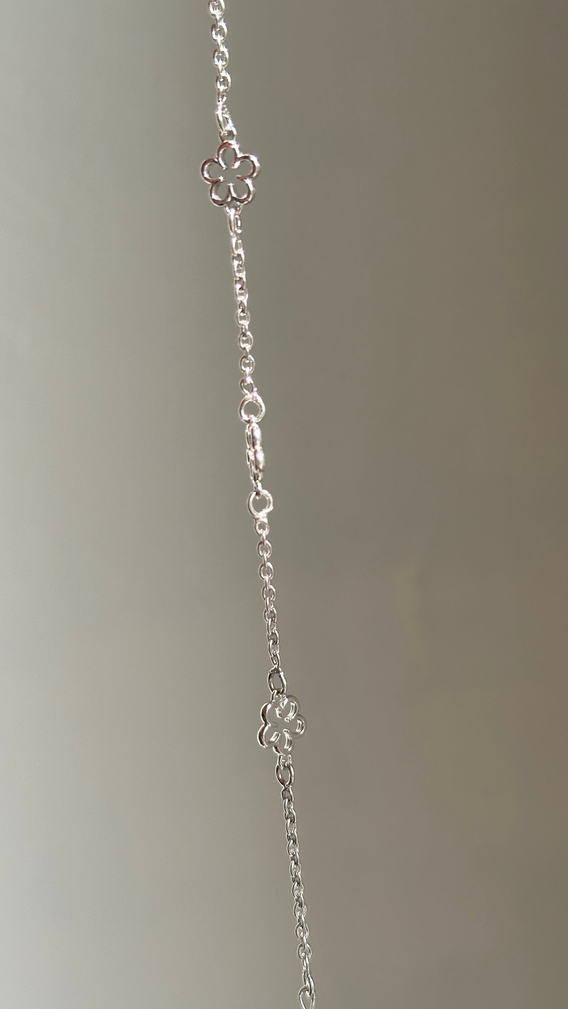 Little Flower Halo Bracelet — 925 silver open flower motifs, kids bracelet