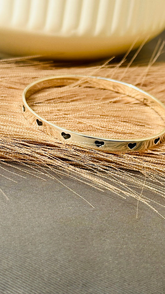 Tiny Heart Bangle