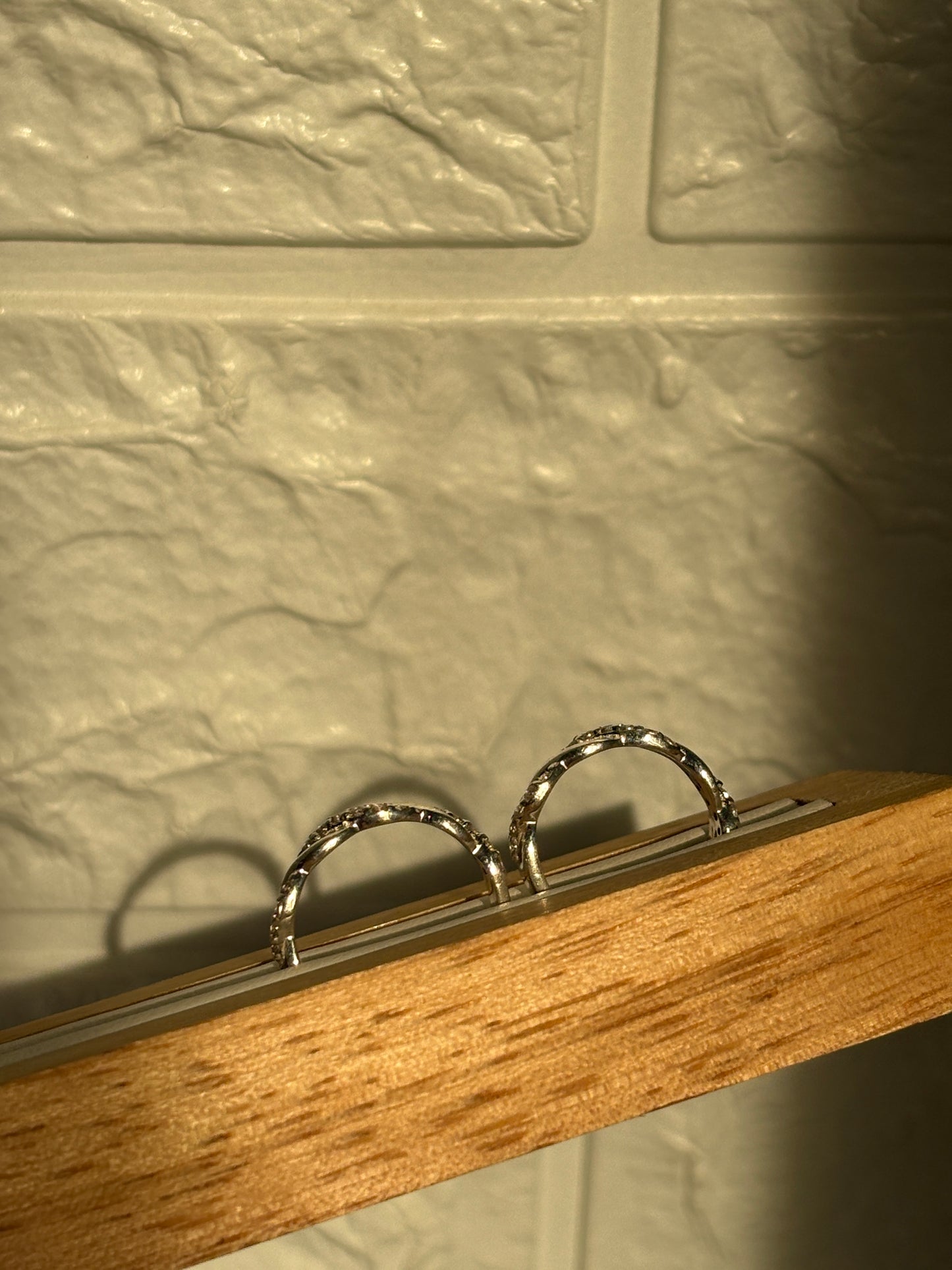 leher toe rings