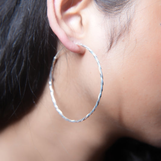 Twisted Circular Hoops