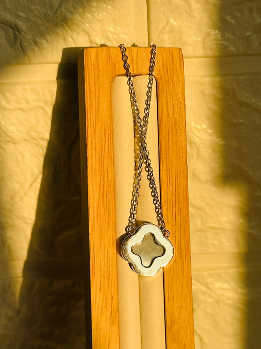 Vintage White Neckpiece