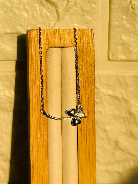 Stem & Shine Neckpiece