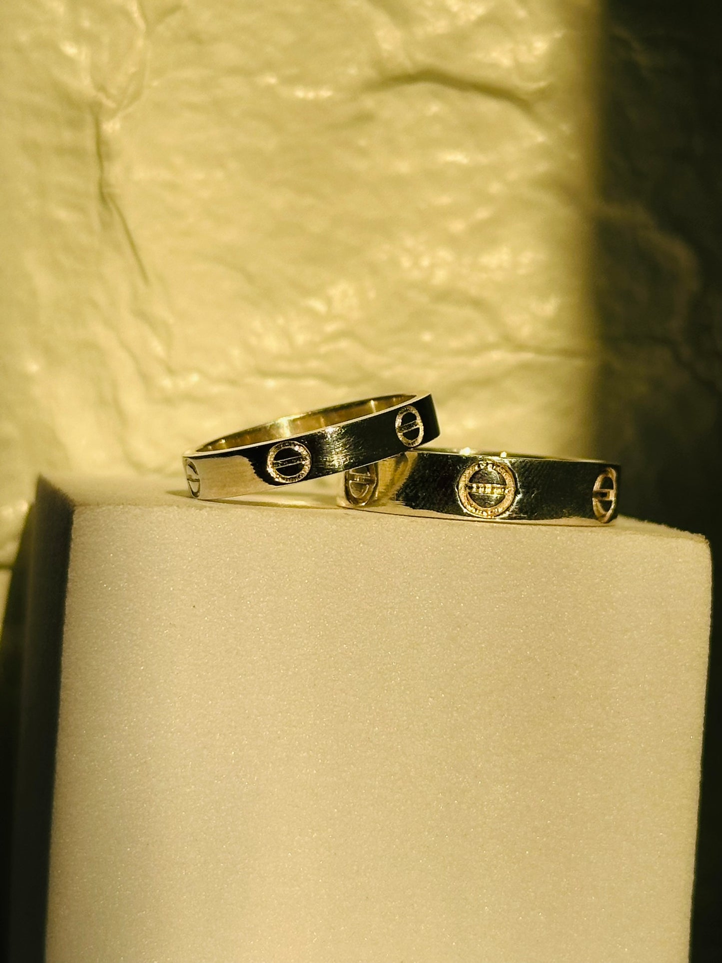 classic band couple rings